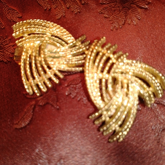 Jewelery - Picture 4 of 12